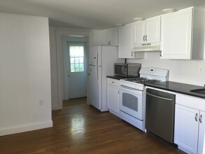 125 Spring St, Unit 2 in Cambridge, MA - Building Photo - Building Photo