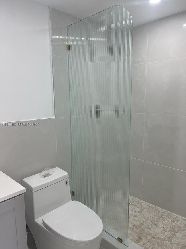 4967 E 8th Ct in Hialeah, FL - Building Photo - Building Photo