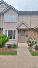 1600 Mickleborough Dr in London, ON - Building Photo - Building Photo
