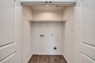 164 Goldenrod in Livingston, TX - Building Photo