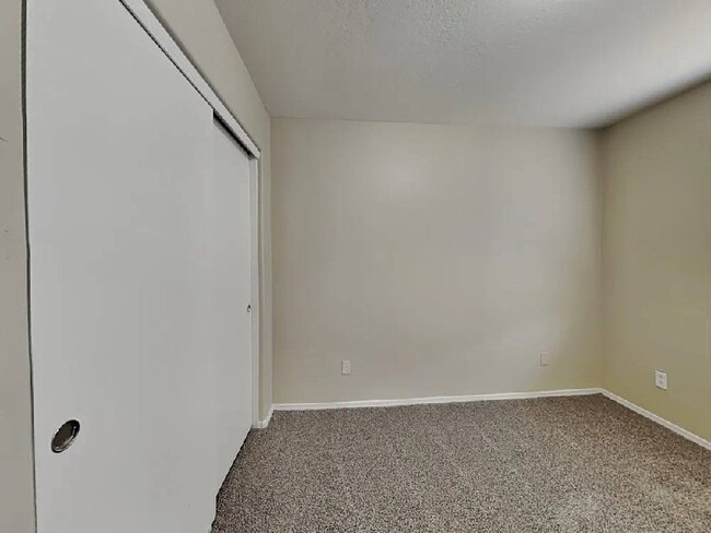 1618 E Harwell Rd in Phoenix, AZ - Building Photo - Building Photo