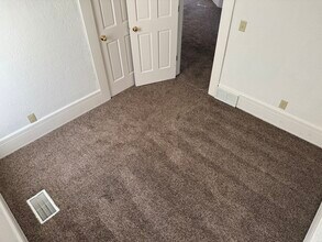 684 Hawthorne Ave E, Unit Unit1LowerLevel in St. Paul, MN - Foto de edificio - Building Photo