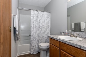 Millstone Lakes Apartments in Columbus, OH - Building Photo - Interior Photo