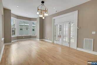 49 Park Ave in Madison, NJ - Foto de edificio - Building Photo