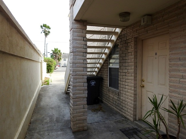 1816 Laredo St in Laredo, TX - Building Photo - Building Photo