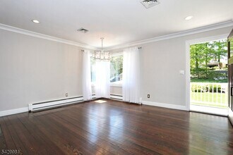 28 Minnehaha Blvd in Oakland, NJ - Building Photo - Building Photo