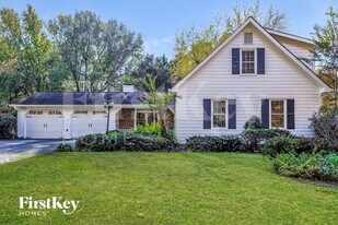 2067 Shillingwood Dr NW in Kennesaw, GA - Building Photo