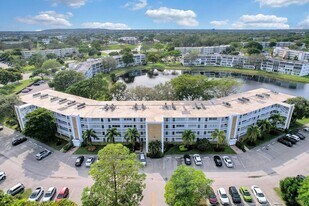 1056 Cambridge C in Deerfield Beach, FL - Building Photo