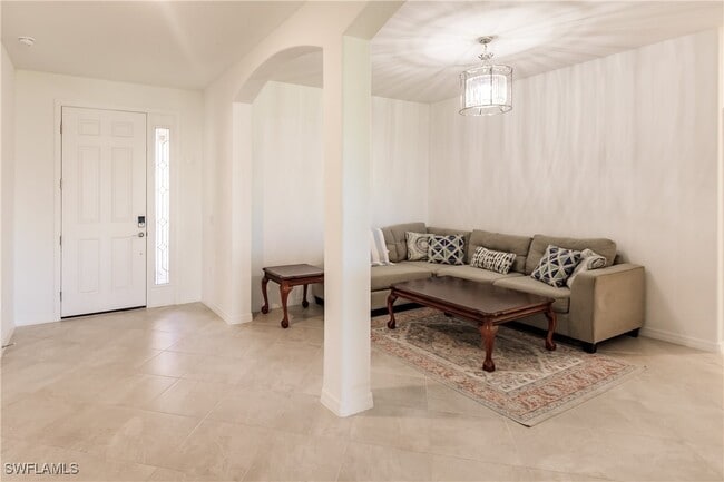 3305 Altimira Dr in Ft. Myers, FL - Building Photo - Building Photo