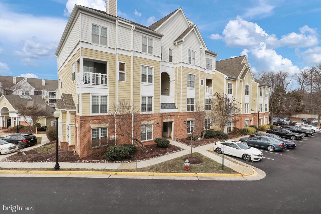 2102 Highcourt Ln in Herndon, VA - Building Photo