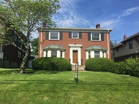 909 Ellison Ave, Unit 1st floor in Cincinnati, OH - Building Photo