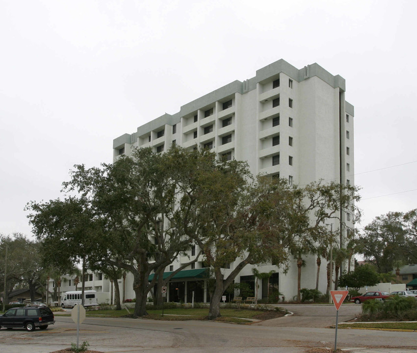 Lake Howard Heights in Winter Haven, FL - Foto de edificio