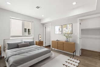 11637 Kittridge St in North Hollywood, CA - Building Photo - Building Photo