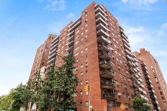 85 East End Ave in New York, NY - Foto de edificio - Building Photo