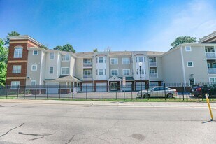 522 Knolls Dr in Newport News, VA - Building Photo