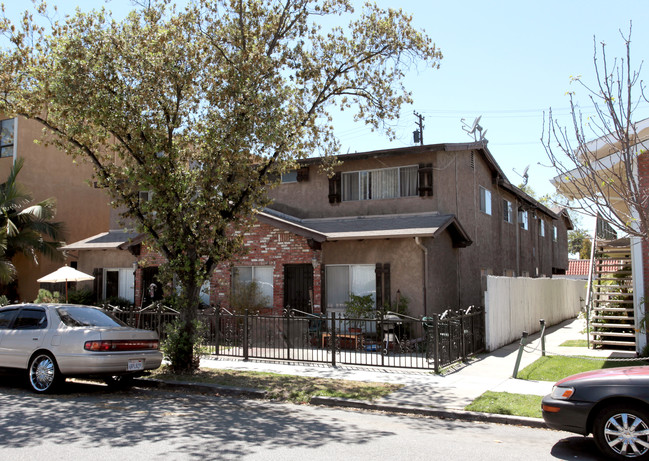 245 Temple Ave in Long Beach, CA - Building Photo - Building Photo