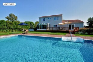 7 Winding Way in Water Mill, NY - Building Photo