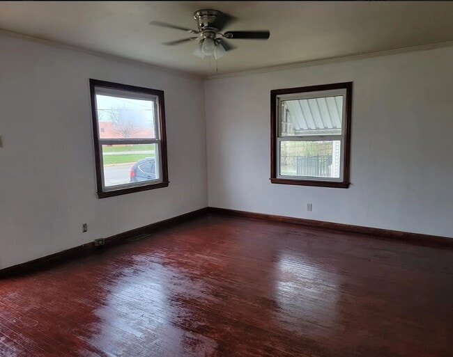 2001 Lodge Ave in Evansville, IN - Building Photo - Building Photo