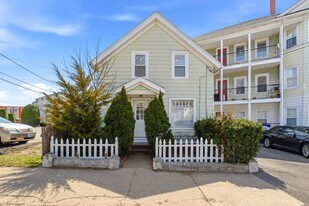 46 Mary St in Pawtucket, RI - Building Photo