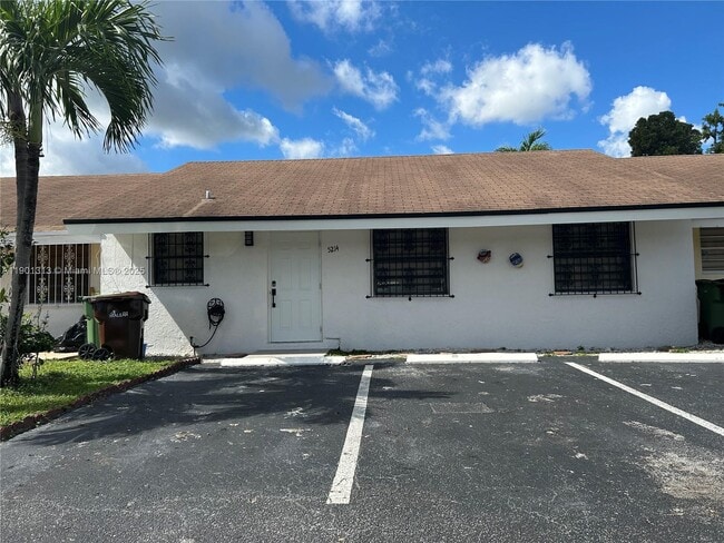 5214 W 24th Way in Hialeah, FL - Building Photo - Building Photo