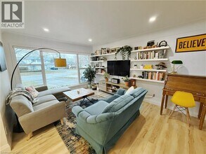 31 Clearview Dr in Cambridge, ON - Building Photo - Building Photo