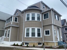 67 Newbern Ave, Unit 1 in Medford, MA - Building Photo