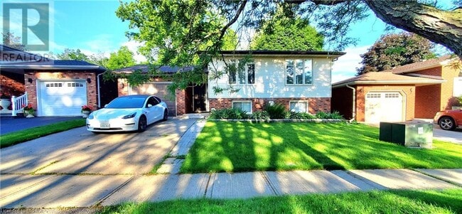 25 Goods Ln