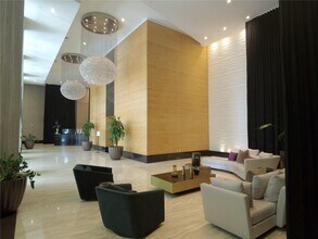 950 Brickell Bay Dr, Unit 5404 in Miami, FL - Building Photo - Building Photo