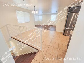 7720 1/2 S Broadway in Los Angeles, CA - Building Photo - Building Photo