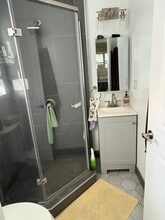 2405 Perkins Ln in Redondo Beach, CA - Foto de edificio - Building Photo