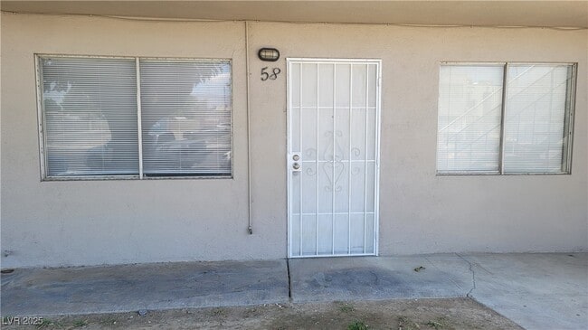 312 Orland St in Las Vegas, NV - Building Photo - Building Photo