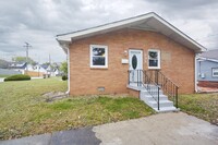 892 Montrose Ave in Nashville, TN - Building Photo - Building Photo