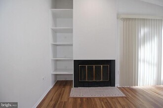 1956 Villaridge Dr in Reston, VA - Building Photo - Building Photo