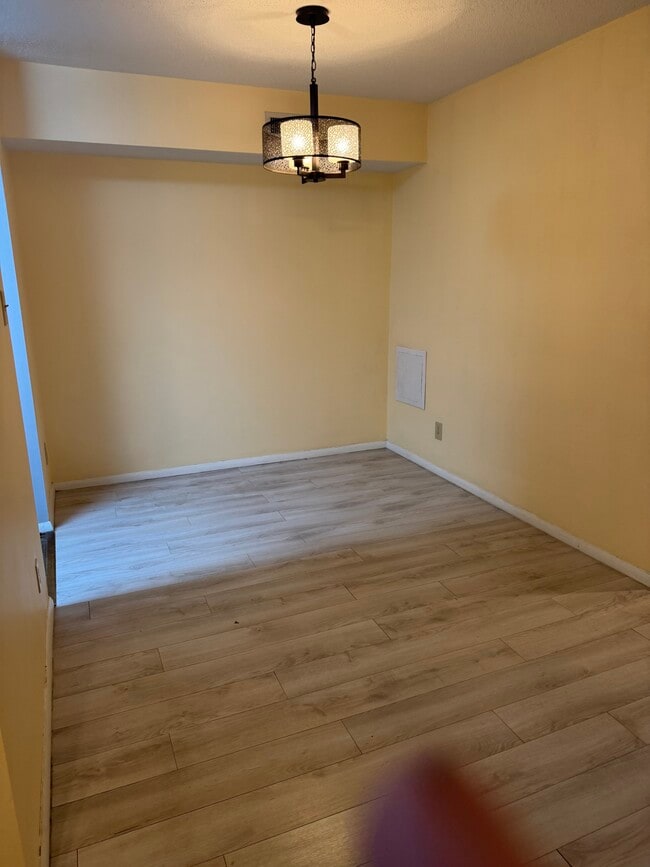 property at 3704 Chimney Ridge Pl