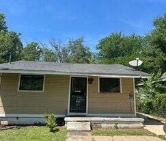 1004 Lanier Ave in Jackson, MS - Building Photo