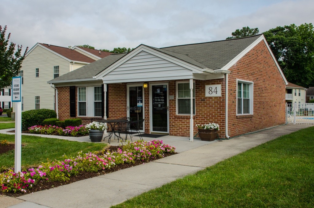 Hidenwood Apartments in Newport News, VA - Foto de edificio