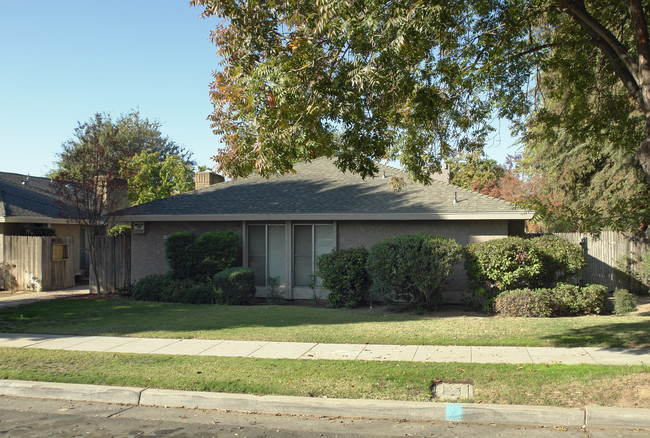 5789 N Valentine Ave in Fresno, CA - Building Photo - Building Photo