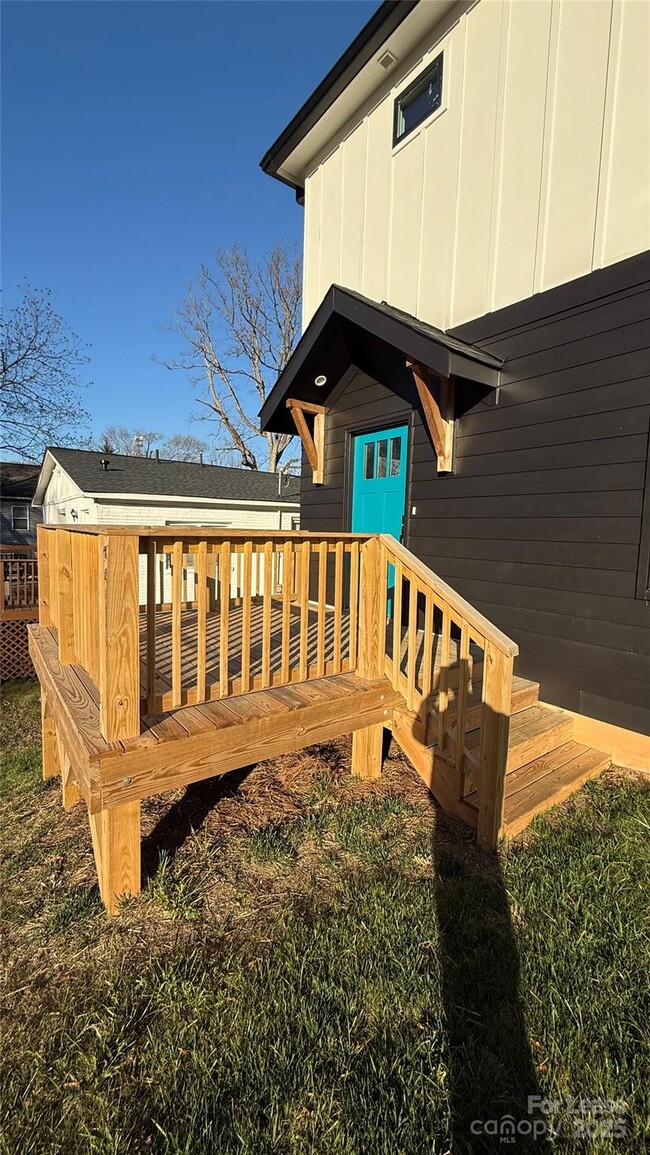 19815 N Ferry St in Cornelius, NC - Building Photo - Building Photo