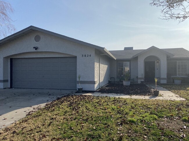 3824 Hollywood Dr in Ceres, CA - Building Photo - Building Photo