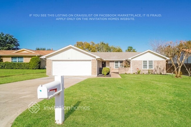 8221 Pearl St in North Richland Hills, TX - Foto de edificio - Building Photo