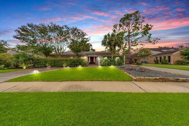 property at 11503 Lakeside Pl Dr