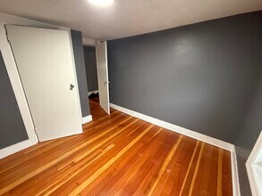 949 Locust St in Fall River, MA - Building Photo - Building Photo