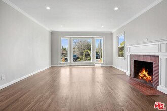 1516 Stearns Dr in Los Angeles, CA - Building Photo - Building Photo