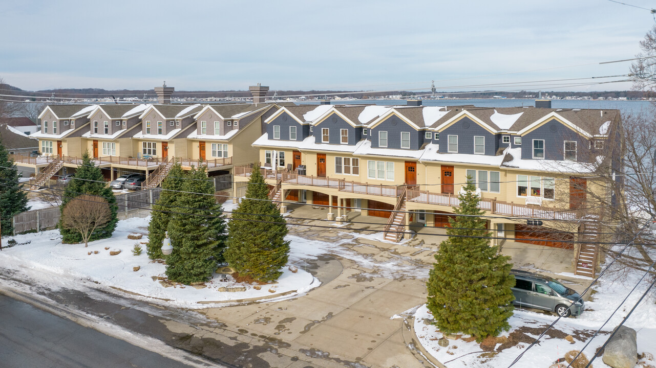 Waterside in Holland, MI - Building Photo