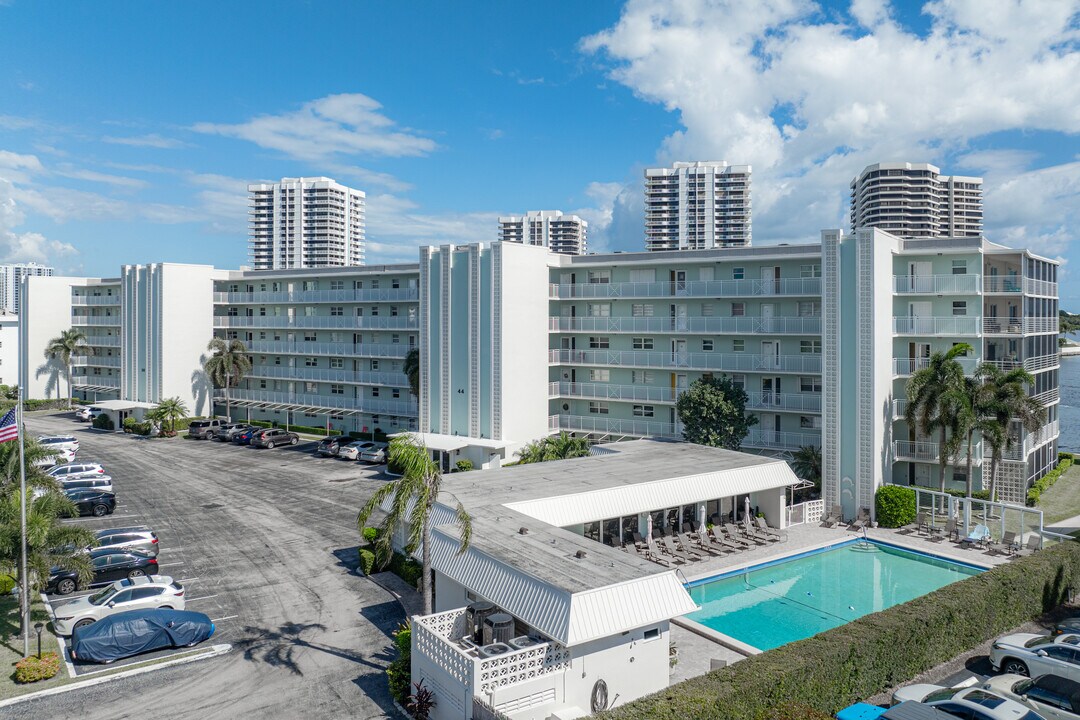 Lands End in North Palm Beach, FL - Building Photo