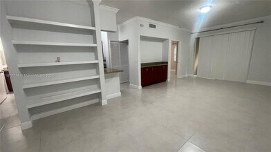 18326 NW 68th Ave in Hialeah, FL - Building Photo - Building Photo