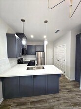 913 N Clarence Ave, Unit 3 in Edinburg, TX - Foto de edificio - Building Photo