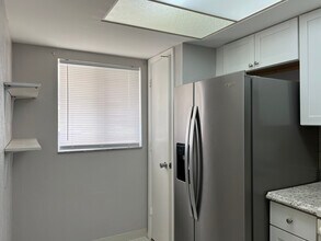 1135 Southdale Rd, Unit 104 in Ft. Myers, FL - Building Photo - Building Photo