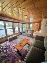 37 Crockett Rd in Raymond, ME - Foto de edificio - Building Photo