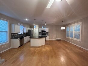 1390 Island Town Dr in Memphis, TN - Building Photo - Building Photo